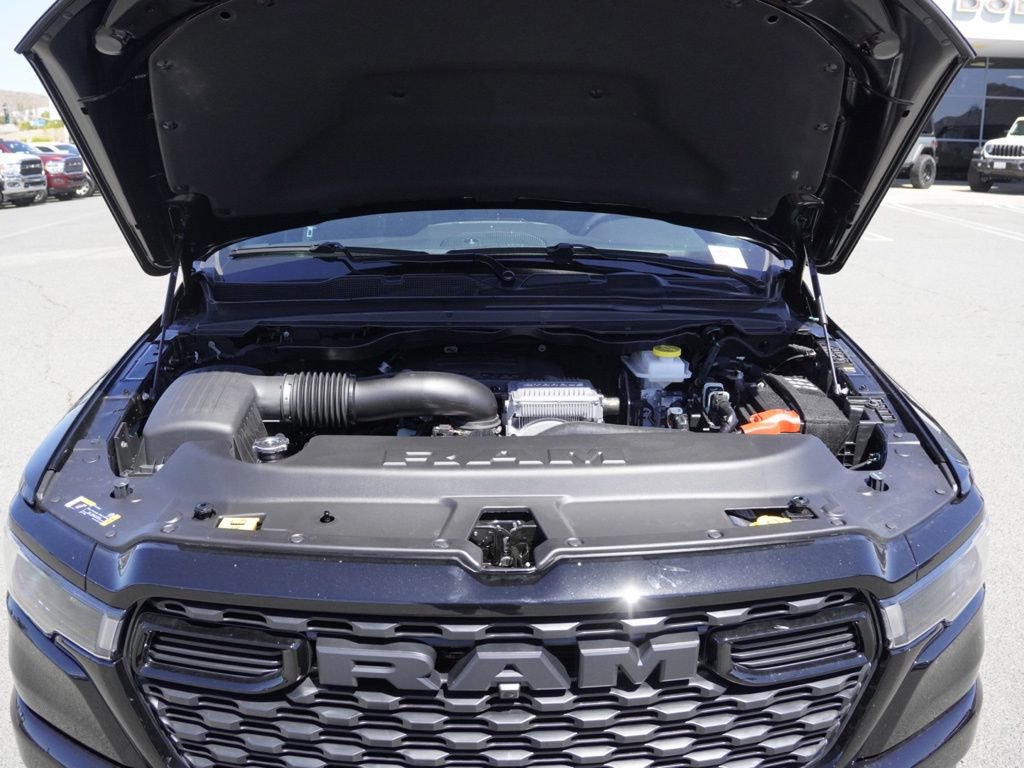 New 2026 RAM 1500 4x4 Crew Cab image 28