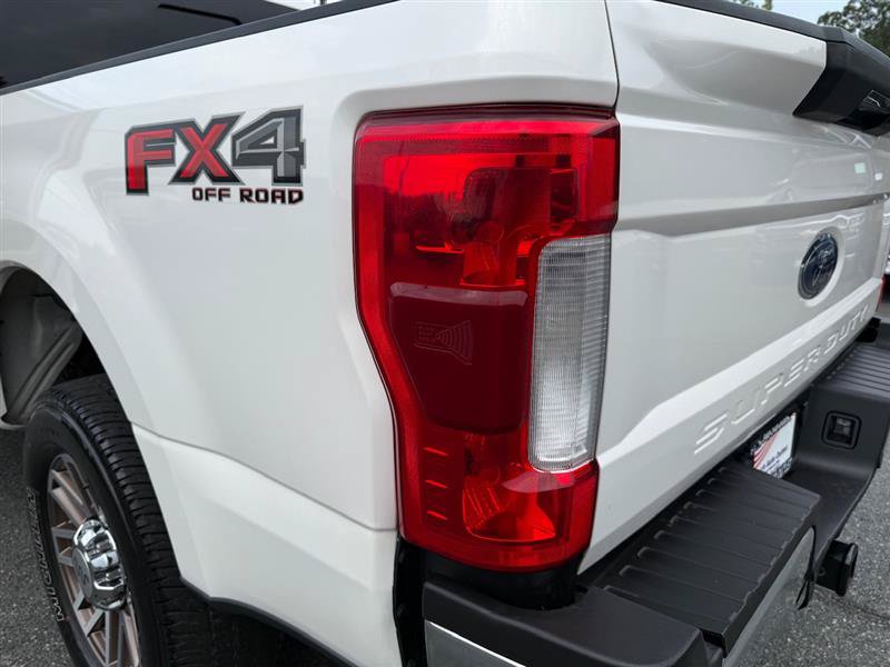 Used 2017 Ford F250 Lariat w/ Lariat Ultimate Package AWD/4WD image 13