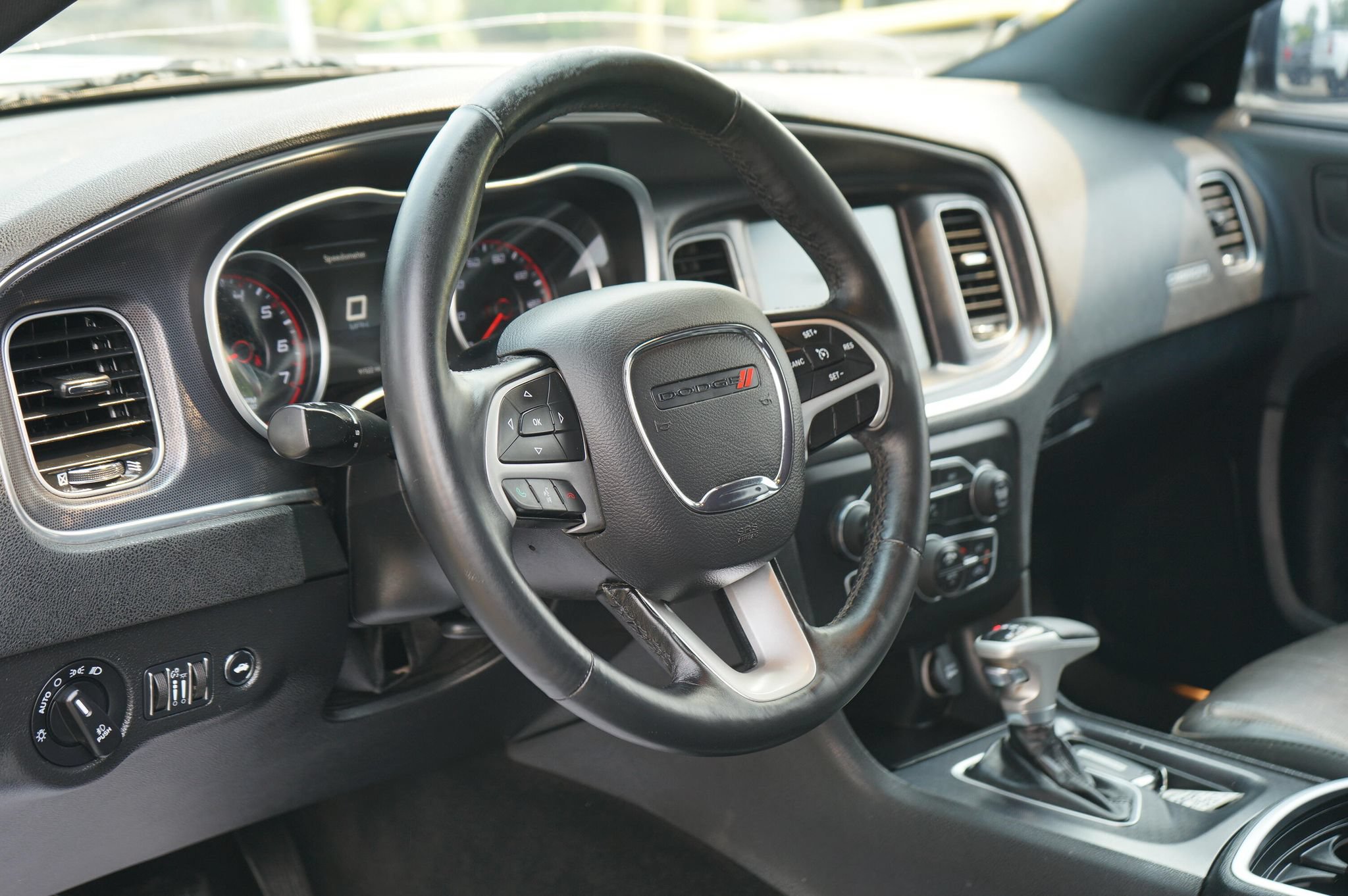 Used 2015 Dodge Charger SXT w/ AWD Plus Group image 12
