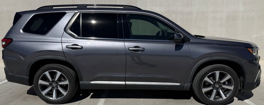 Used 2023 Honda Pilot Touring image 3