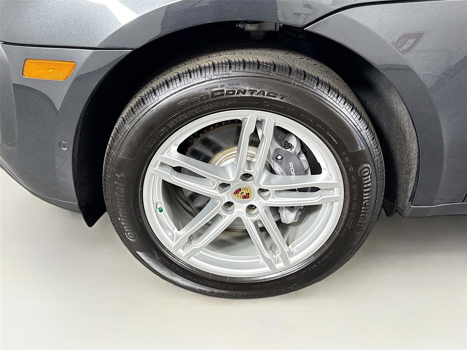 Used 2024 Porsche Macan T w/ Premium Plus Package image 43