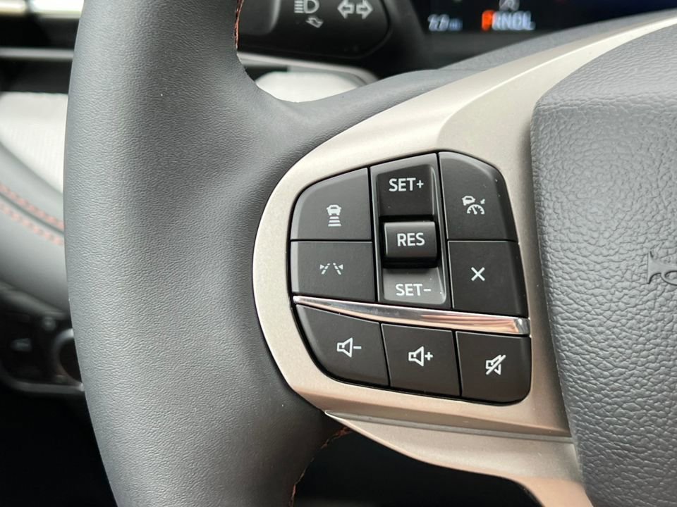 Used 2026 Ford Explorer Active w/ Active Comfort Package image 21