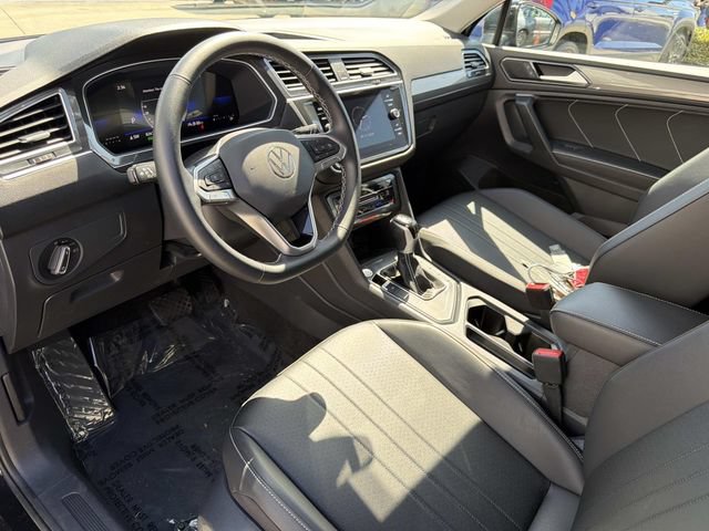 Certified 2023 Volkswagen Tiguan SE FWD image 13
