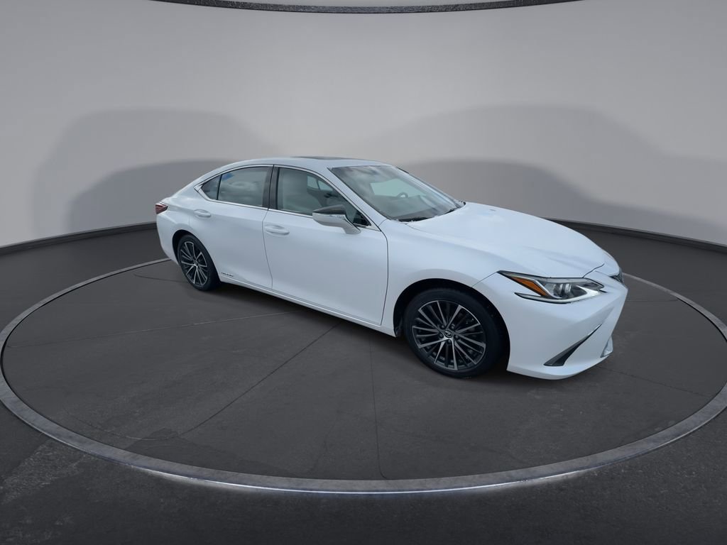 Used 2022 Lexus ES 300h w/ Premium Package image 2