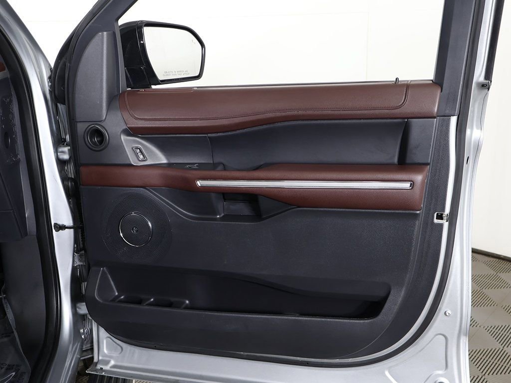Used 2023 Ford Expedition Max Limited image 30