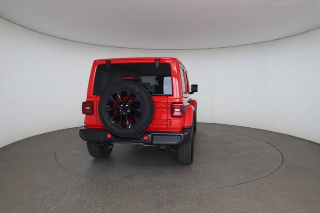 Used 2025 Jeep Wrangler Unlimited Sahara w/ Safety Group AWD/4WD image 19
