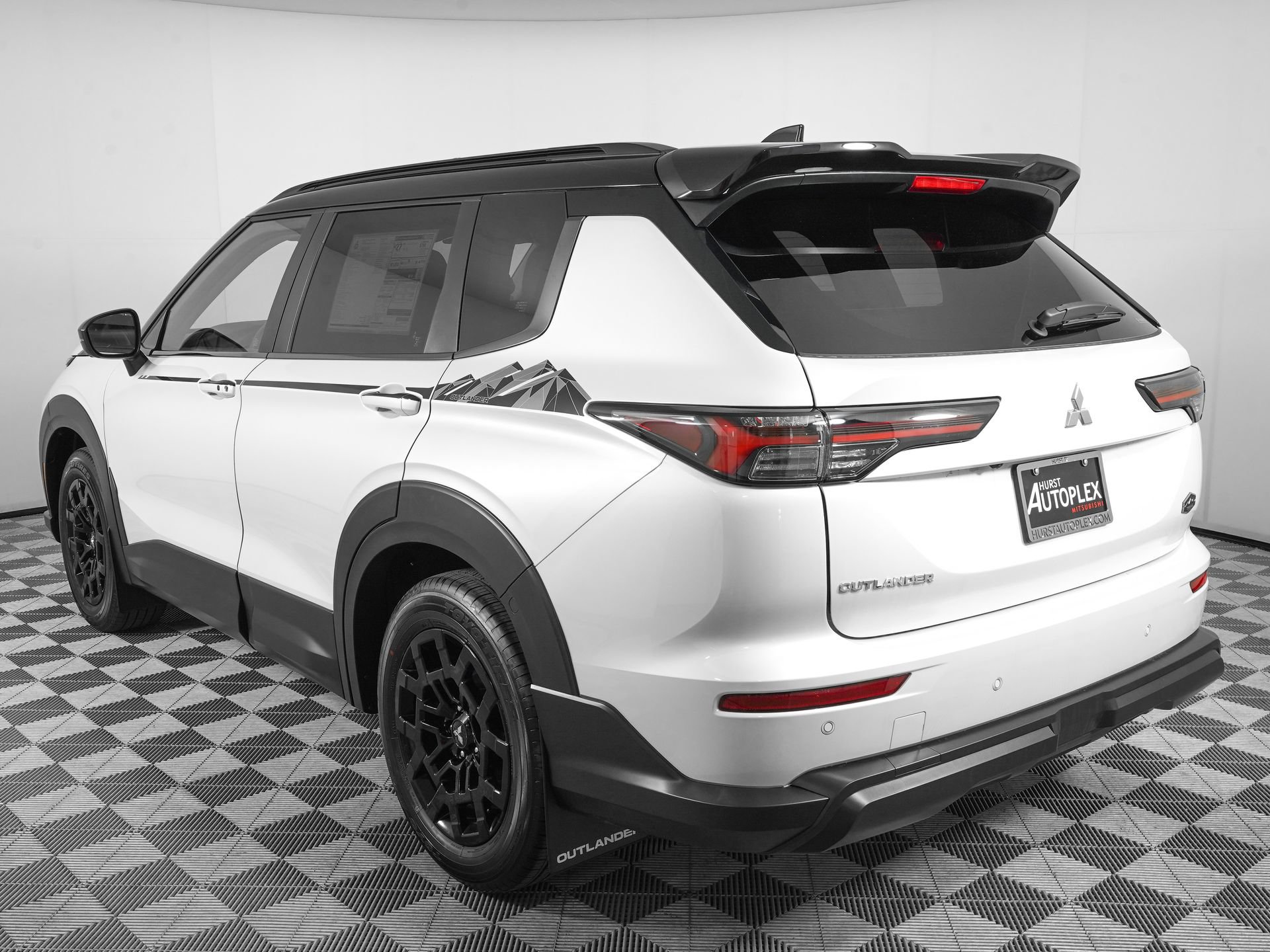 New 2026 Mitsubishi Outlander AWD image 8