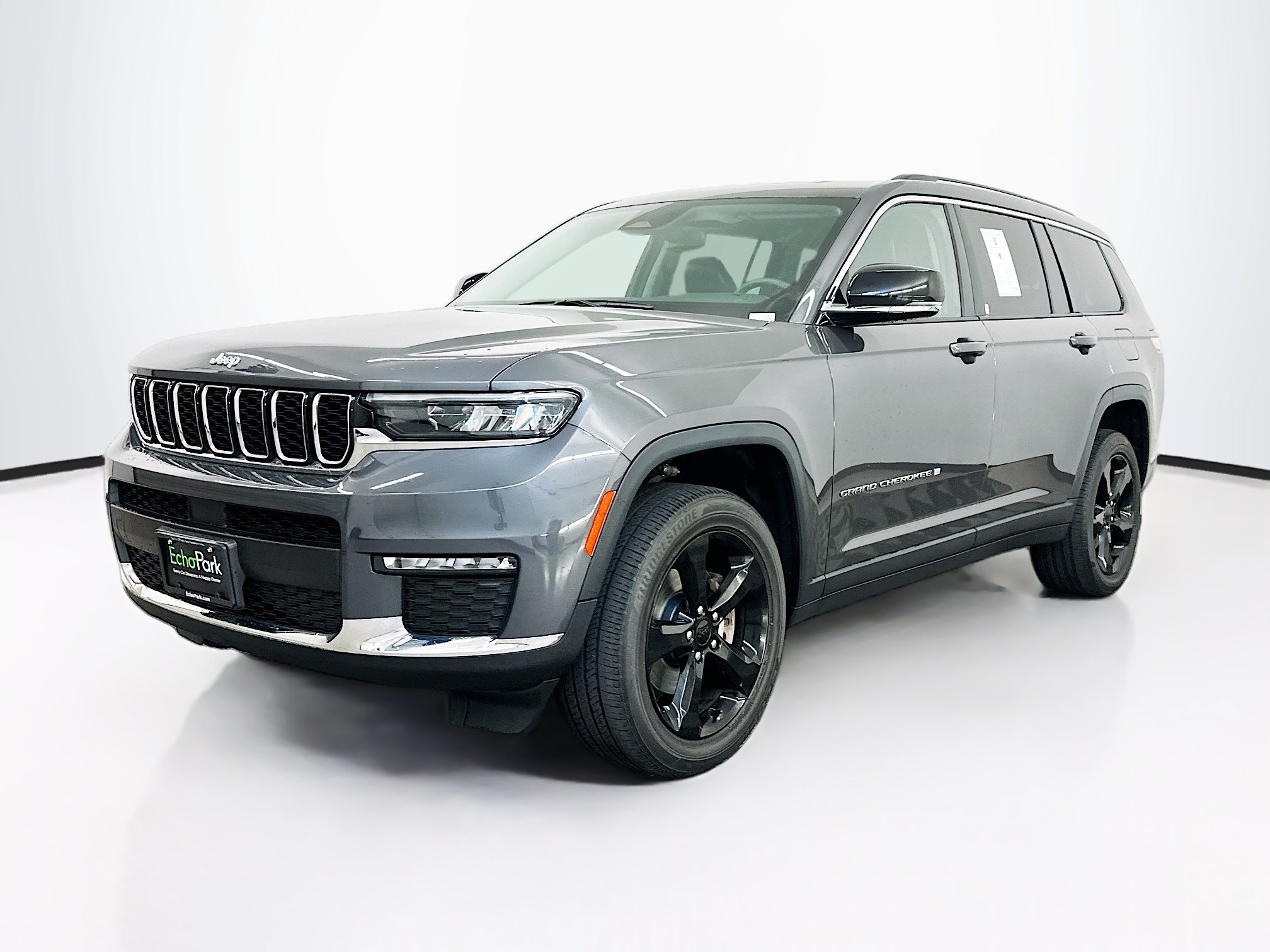 Used 2023 Jeep Grand Cherokee L Limited AWD/4WD image 3