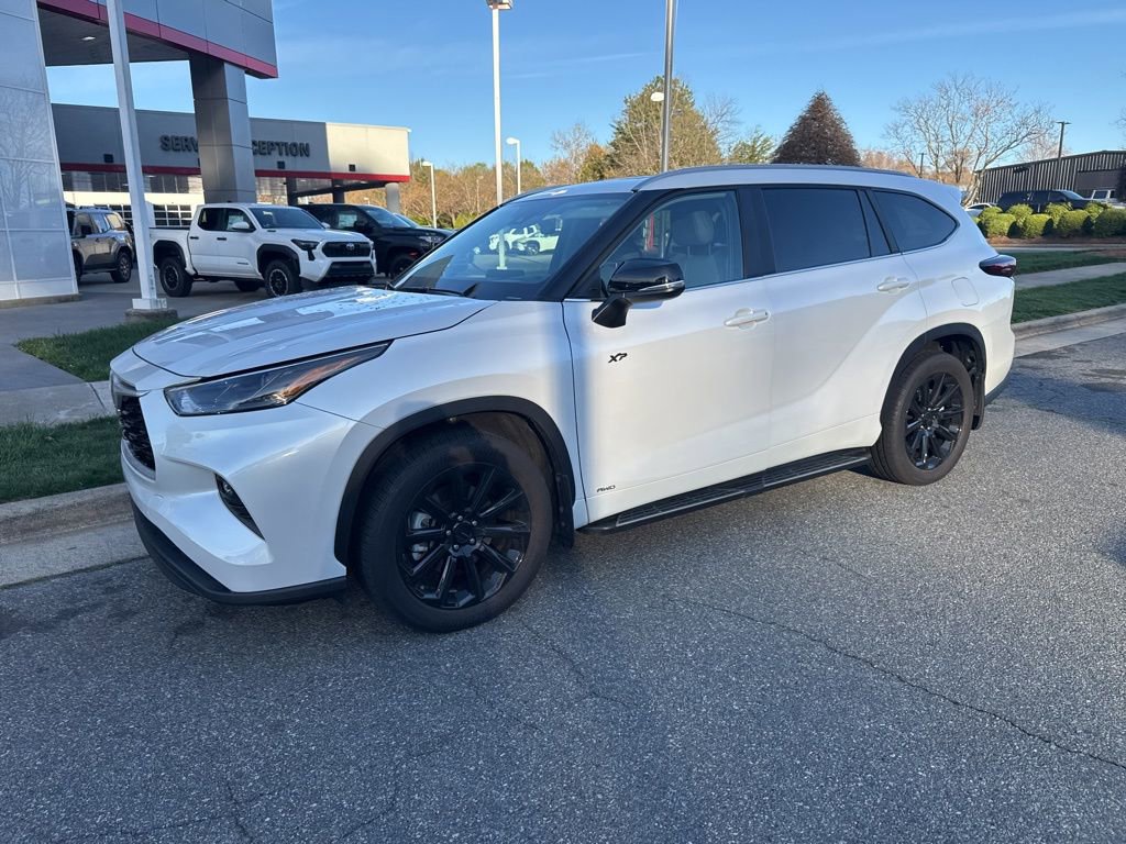 Used 2026 Toyota Highlander XLE image 15