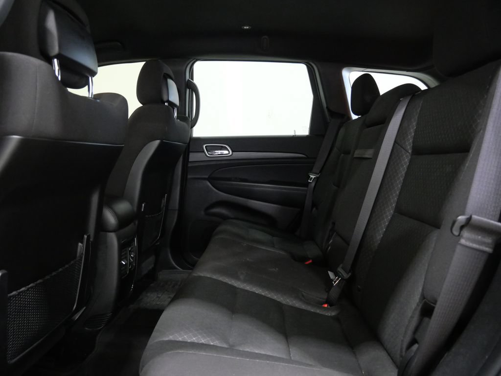 Used 2021 Jeep Grand Cherokee Laredo AWD/4WD image 24