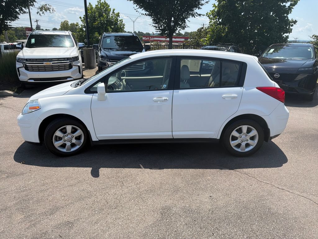 Used 2007 Nissan Versa Hatchback w/ Convenience Pkg FWD image 4