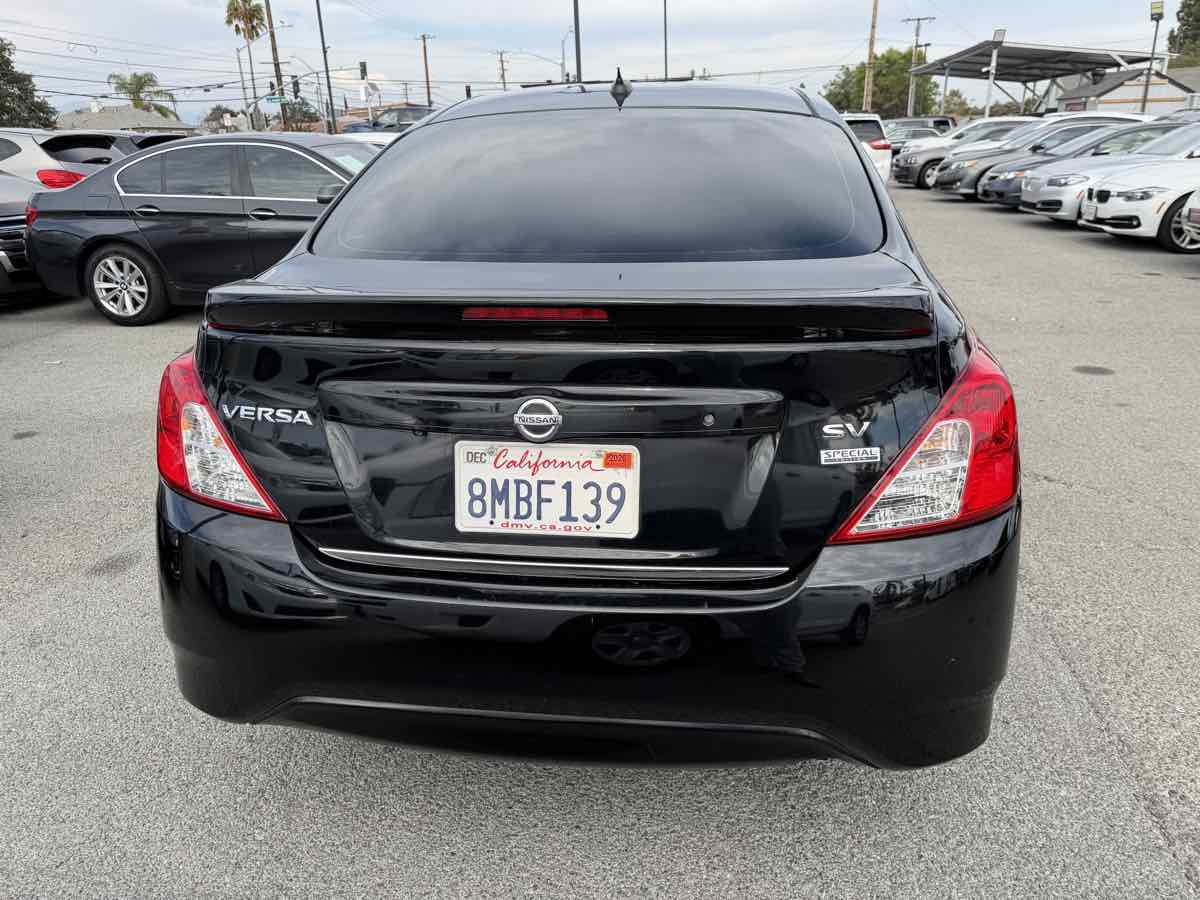 Used 2017 Nissan Versa SV w/ SV Special Edition Package FWD image 4