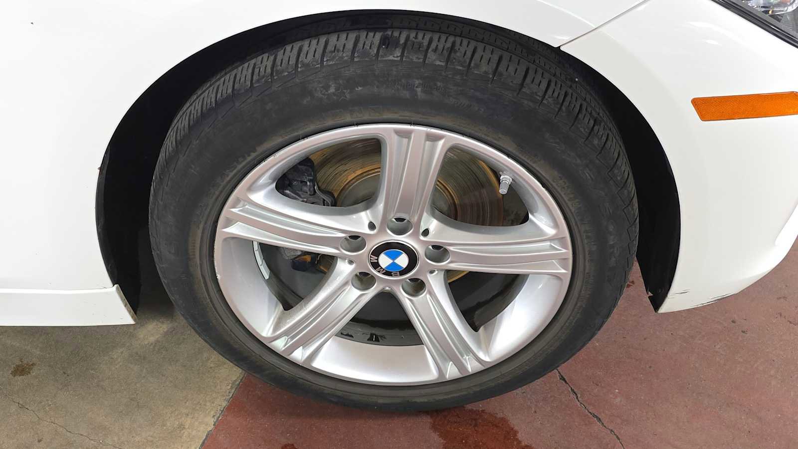 Used 2015 BMW 328i xDrive Sedan AWD/4WD image 9