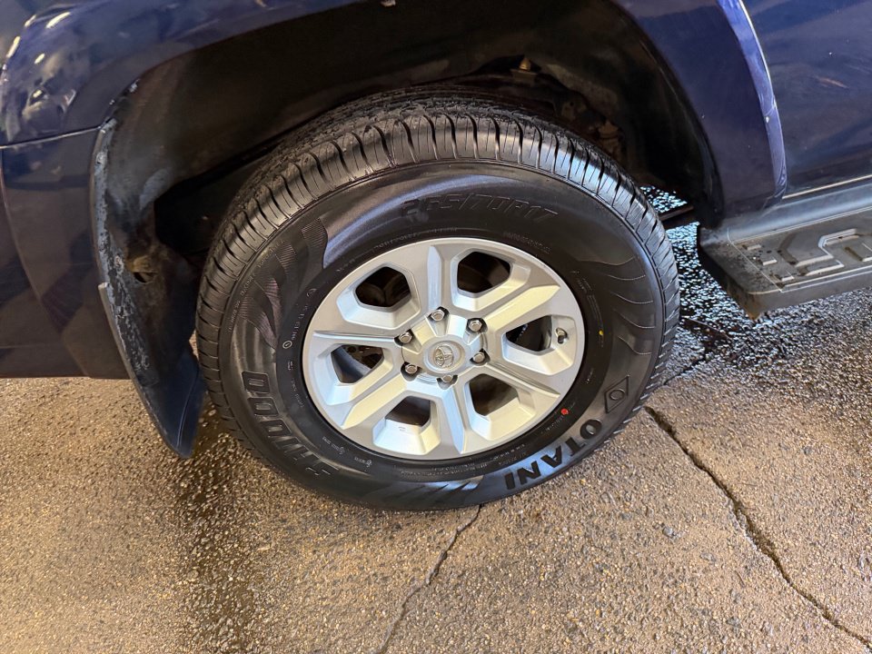Certified 2019 Toyota 4Runner SR5 AWD/4WD image 27
