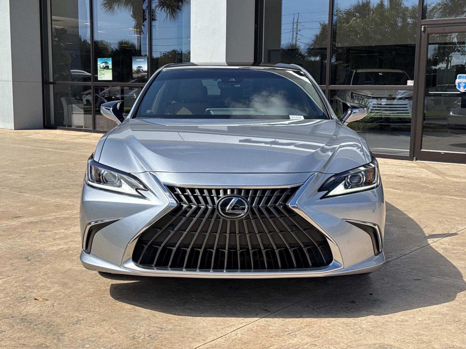 Used 2024 Lexus ES 350 w/ Premium Package FWD image 8