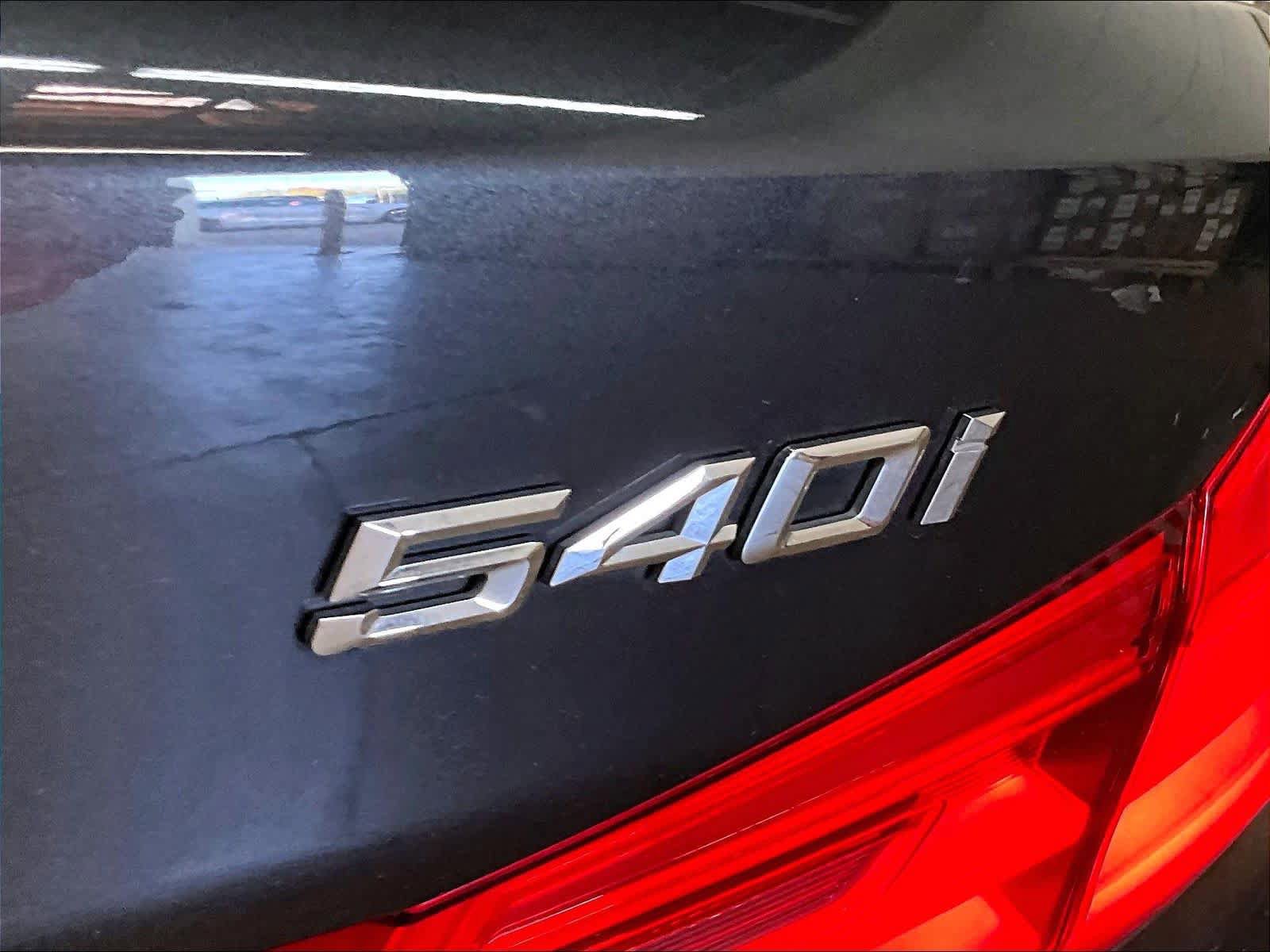 Used 2018 BMW 540i RWD image 10