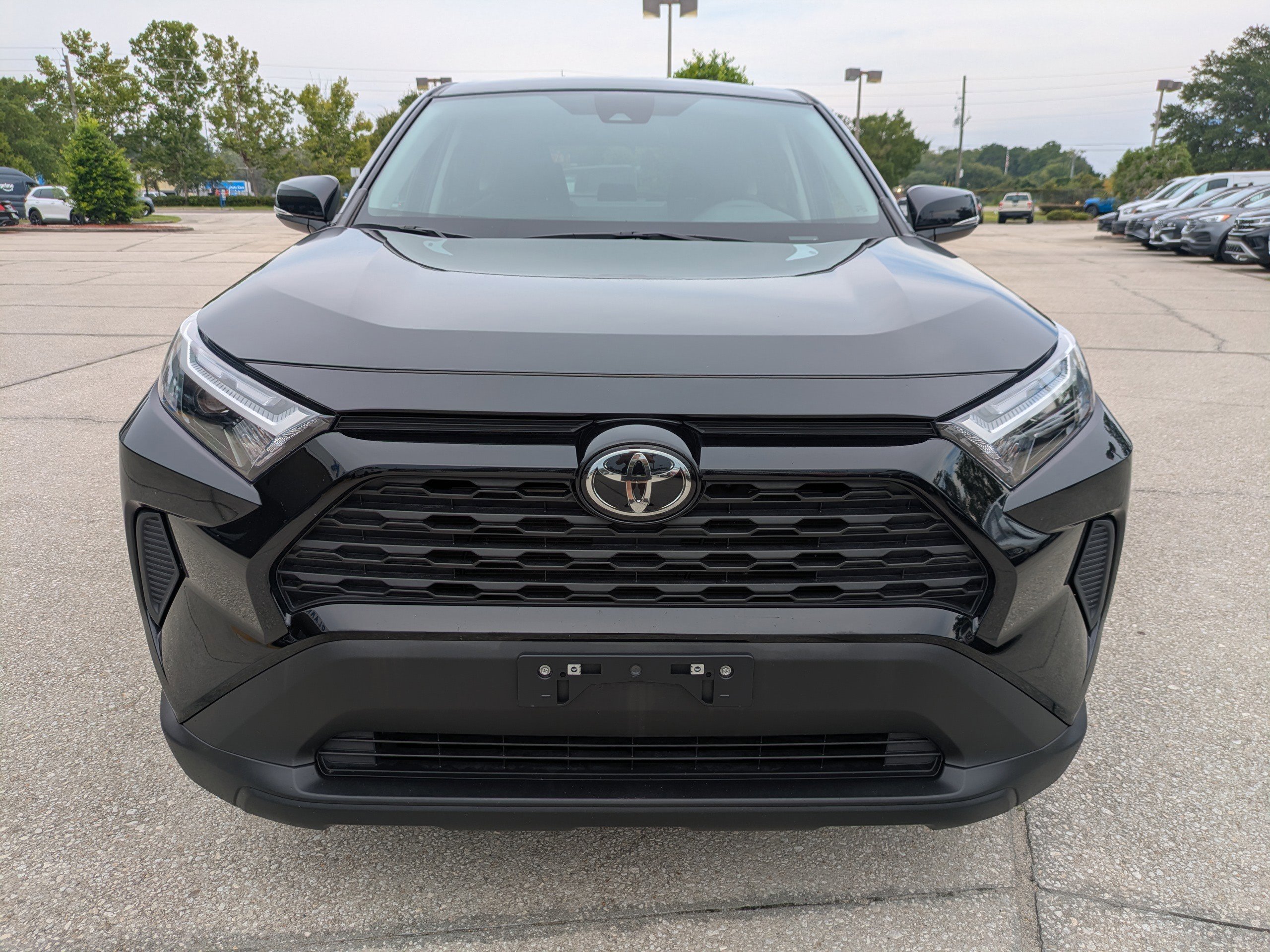 Used 2023 Toyota RAV4 LE image 9