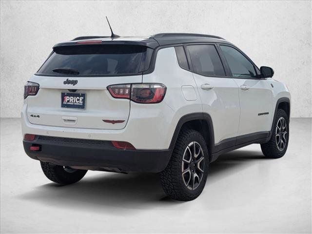 Used 2025 Jeep Compass Trailhawk image 5