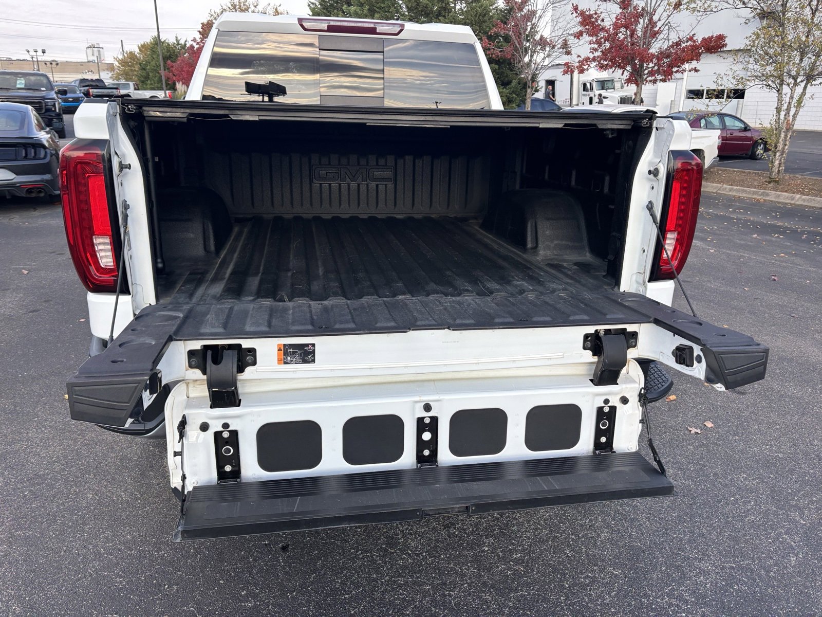 Used 2021 GMC Sierra 1500 SLT w/ SLT Premium Plus Package image 17