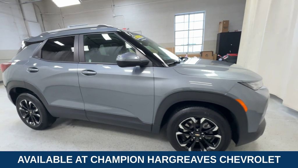 Used 2022 Chevrolet TrailBlazer LT w/ Convenience Package image 2