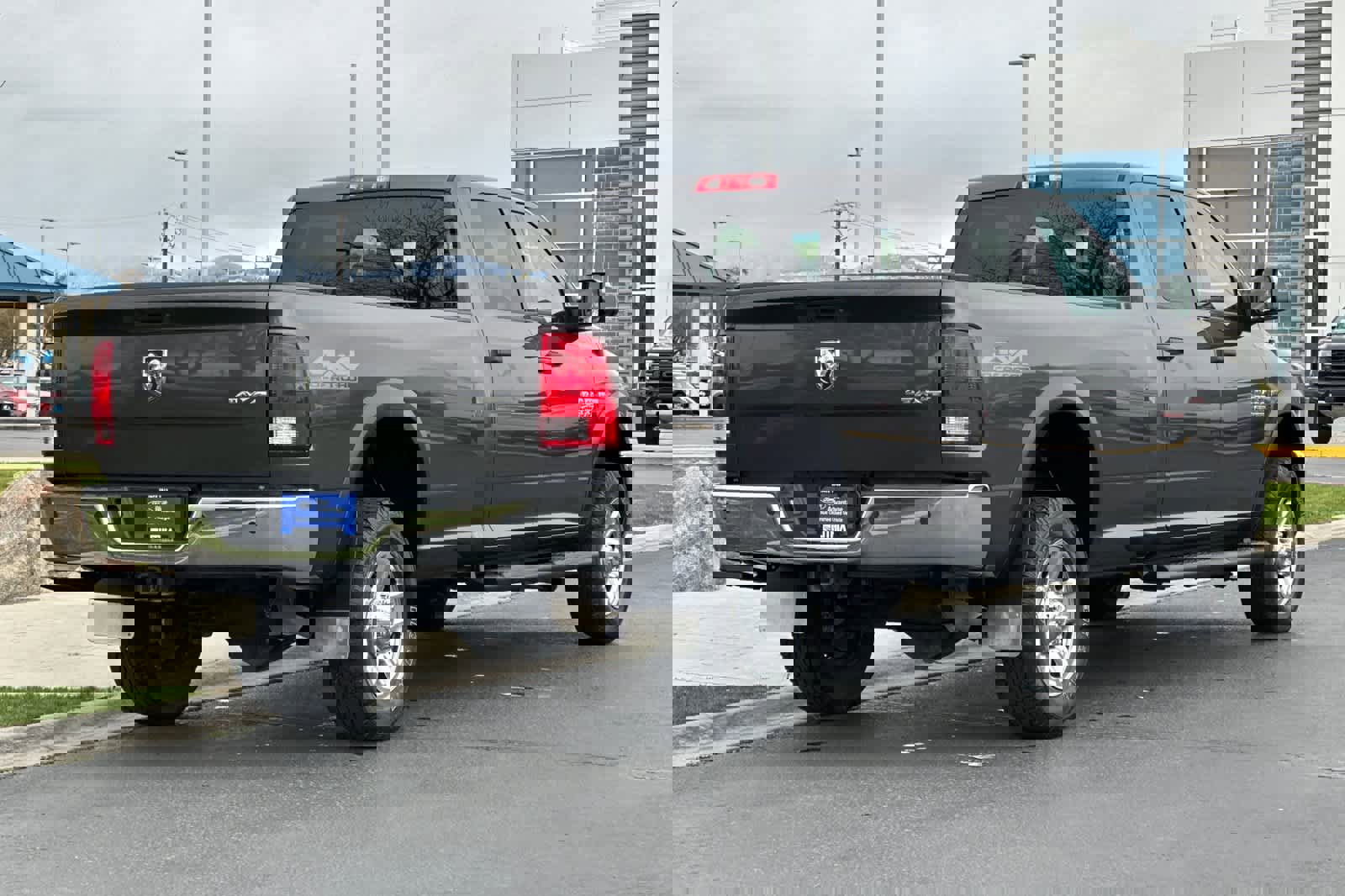 Used 2018 RAM 2500 Tradesman w/ Chrome Appearance Group image 2