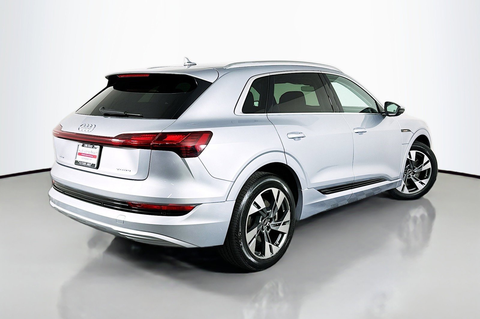 Used 2023 Audi e-tron Premium image 14
