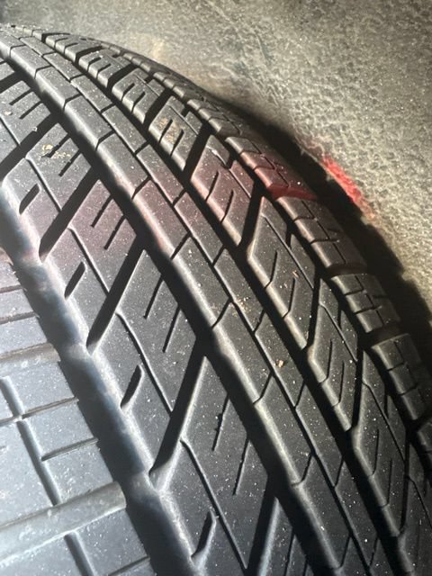 Used 2024 Chrysler Pacifica Touring-L FWD image 11