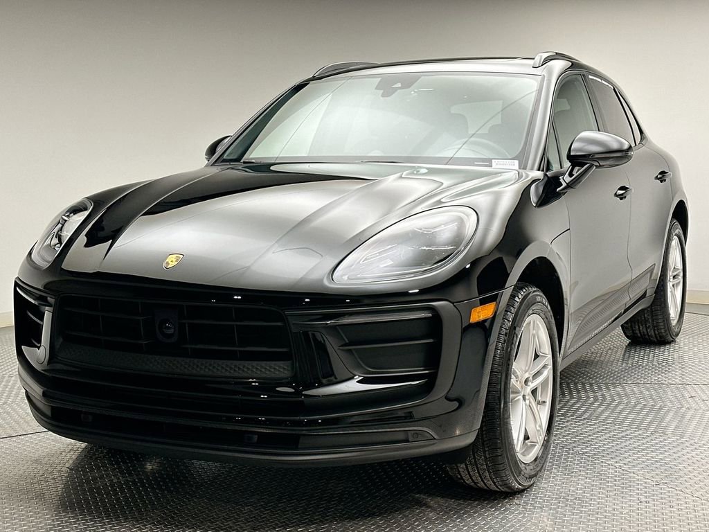 Used 2025 Porsche Macan video 1