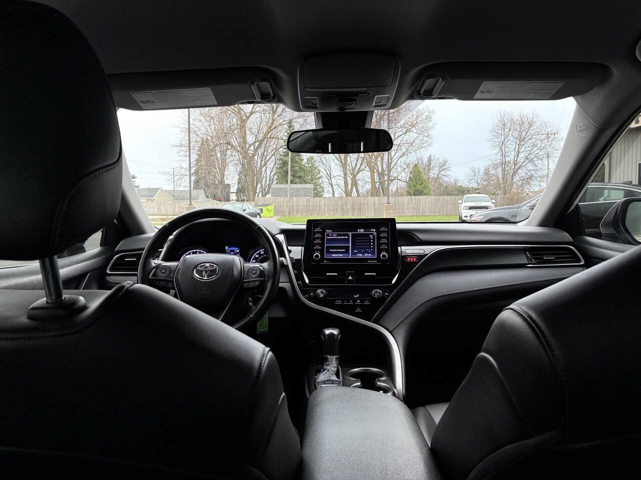 Used 2023 Toyota Camry SE FWD image 4