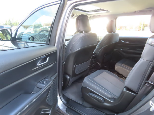 Used 2023 Jeep Grand Cherokee L Laredo w/ Luxury Tech Group I AWD/4WD image 20