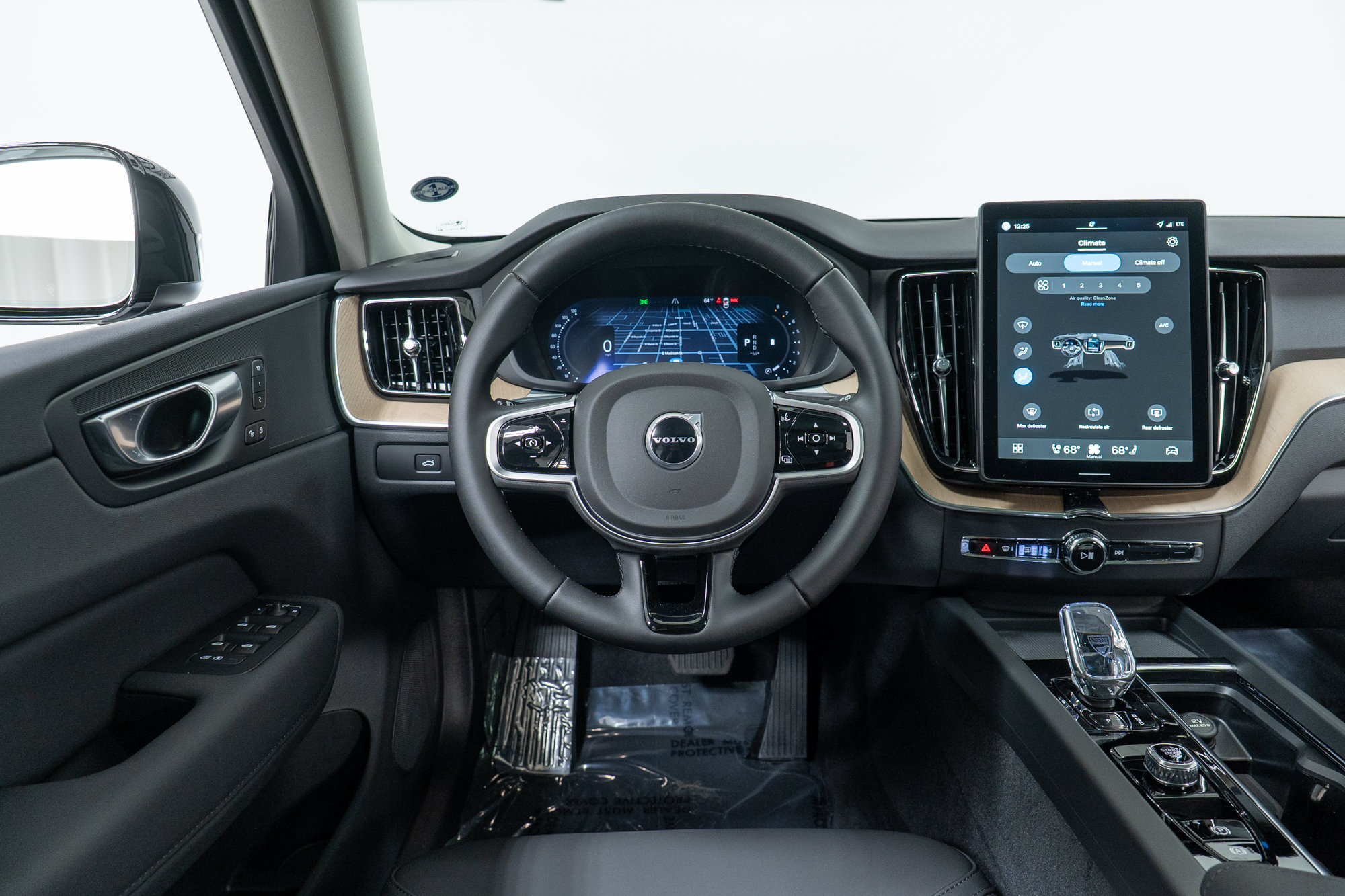 New 2026 Volvo XC60 B5 Core w/ Climate Package AWD/4WD image 17