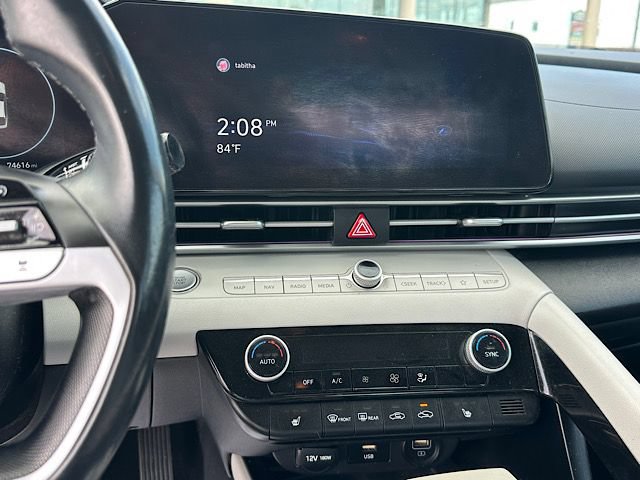 Used 2021 Hyundai Elantra Limited FWD image 29