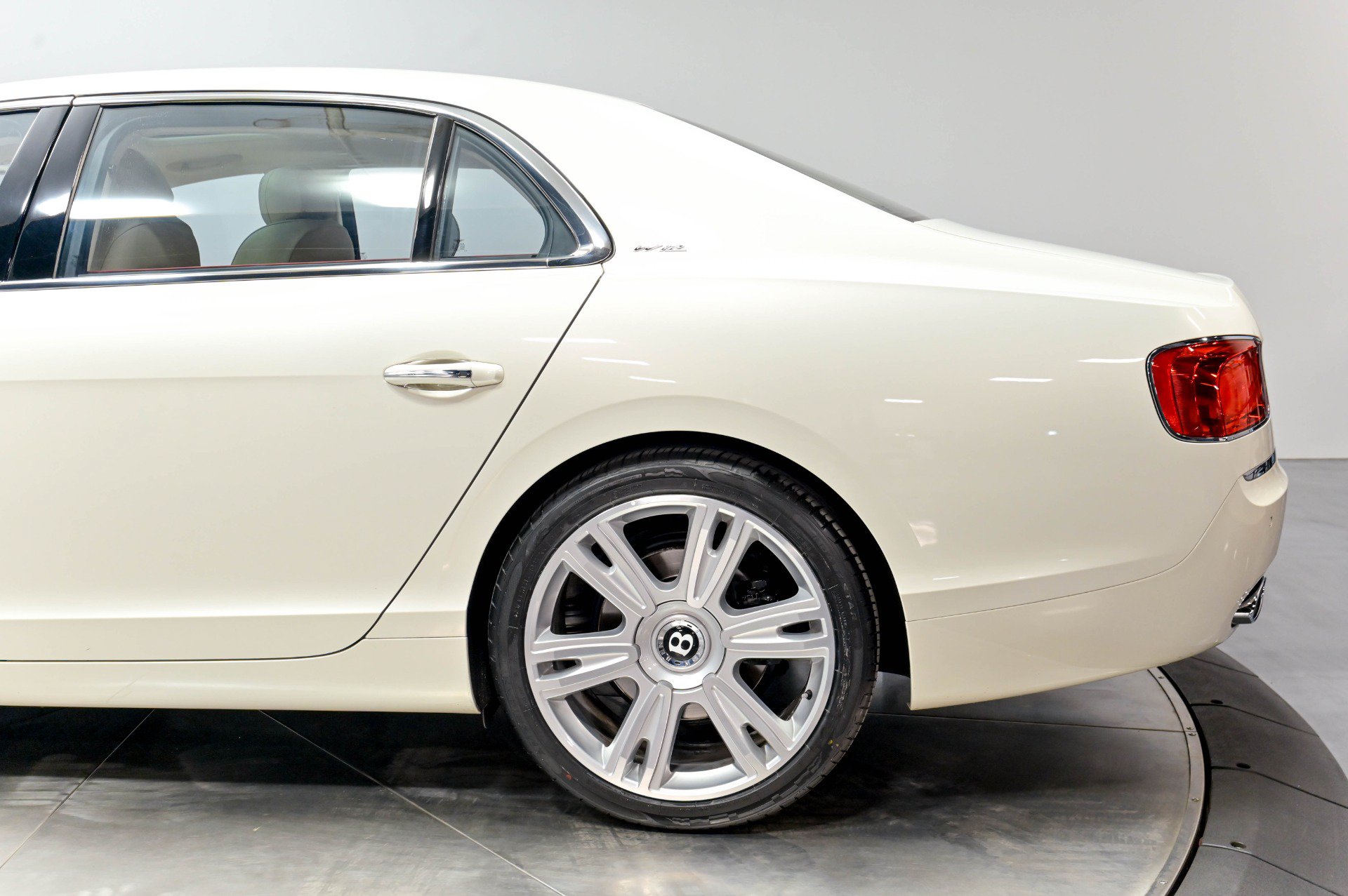 Used 2016 Bentley Flying Spur W12 AWD/4WD image 47