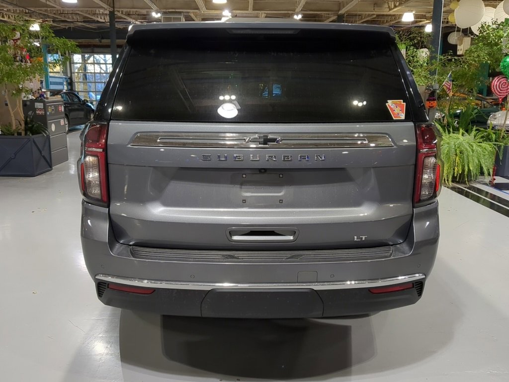 Used 2021 Chevrolet Suburban LT image 9