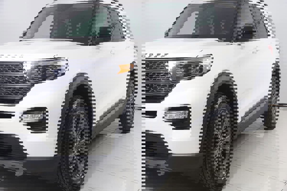 Used 2023 Ford Explorer XLT w/ Equipment Group 202A image 57