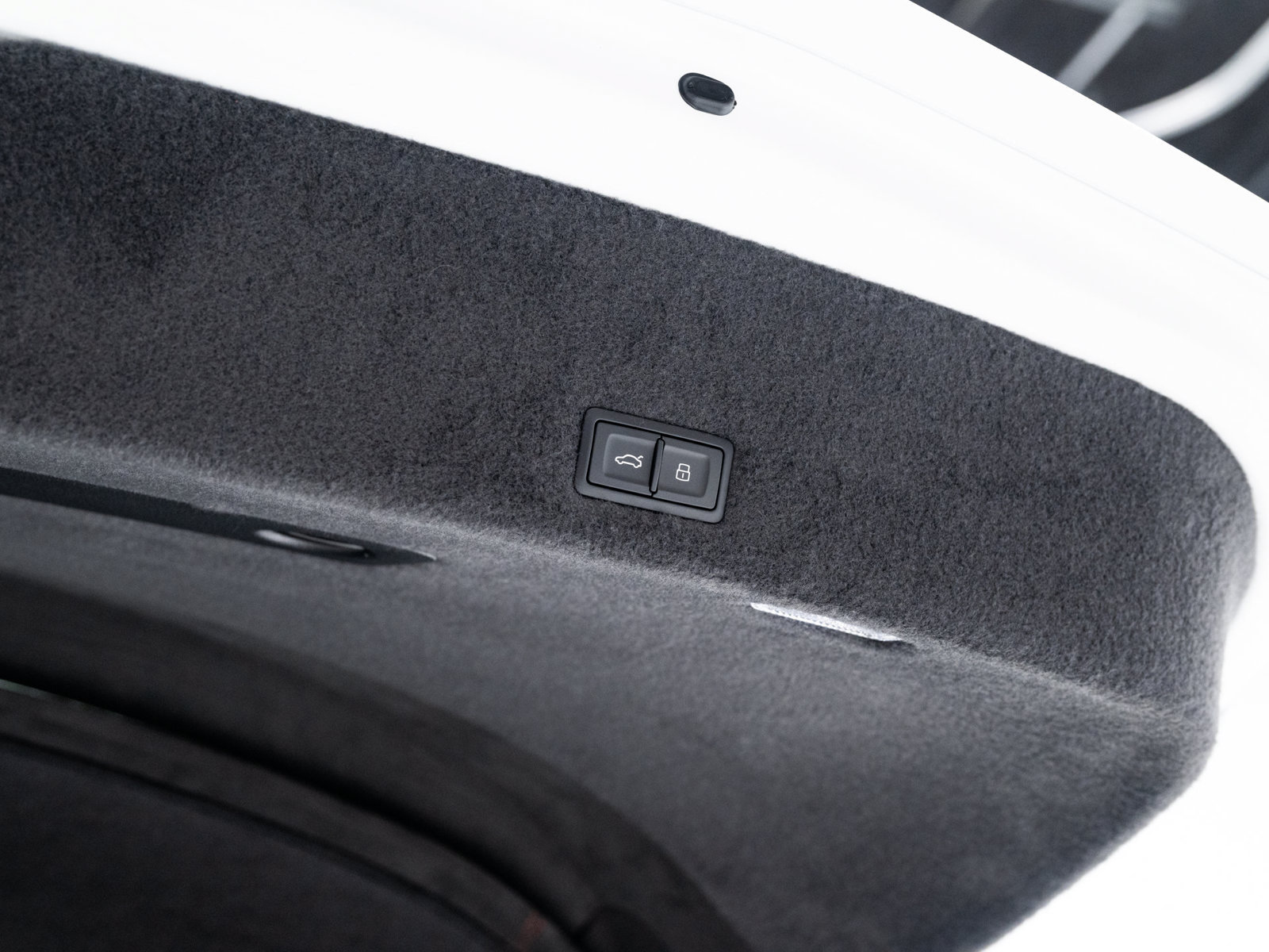 Used 2025 Lamborghini Urus SE AWD/4WD image 98