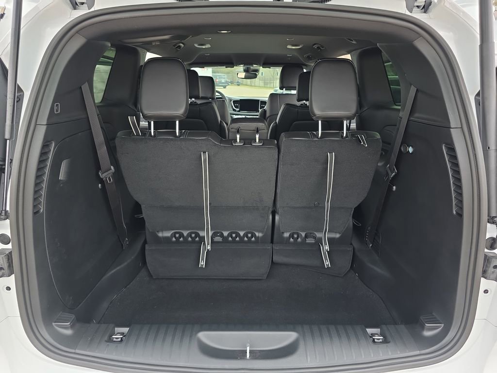 New 2026 Chrysler Pacifica Select image 13