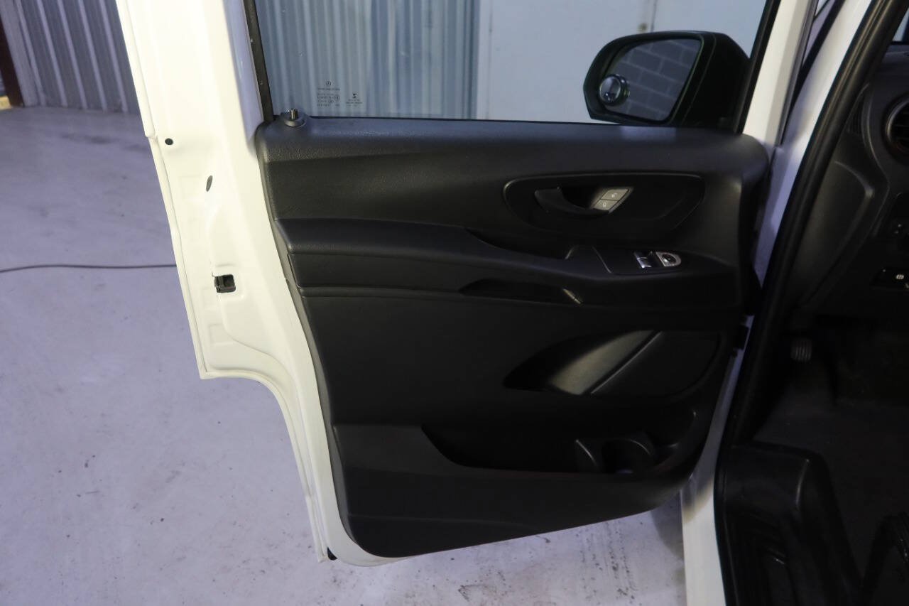 Used 2016 Mercedes-Benz Metris image 21
