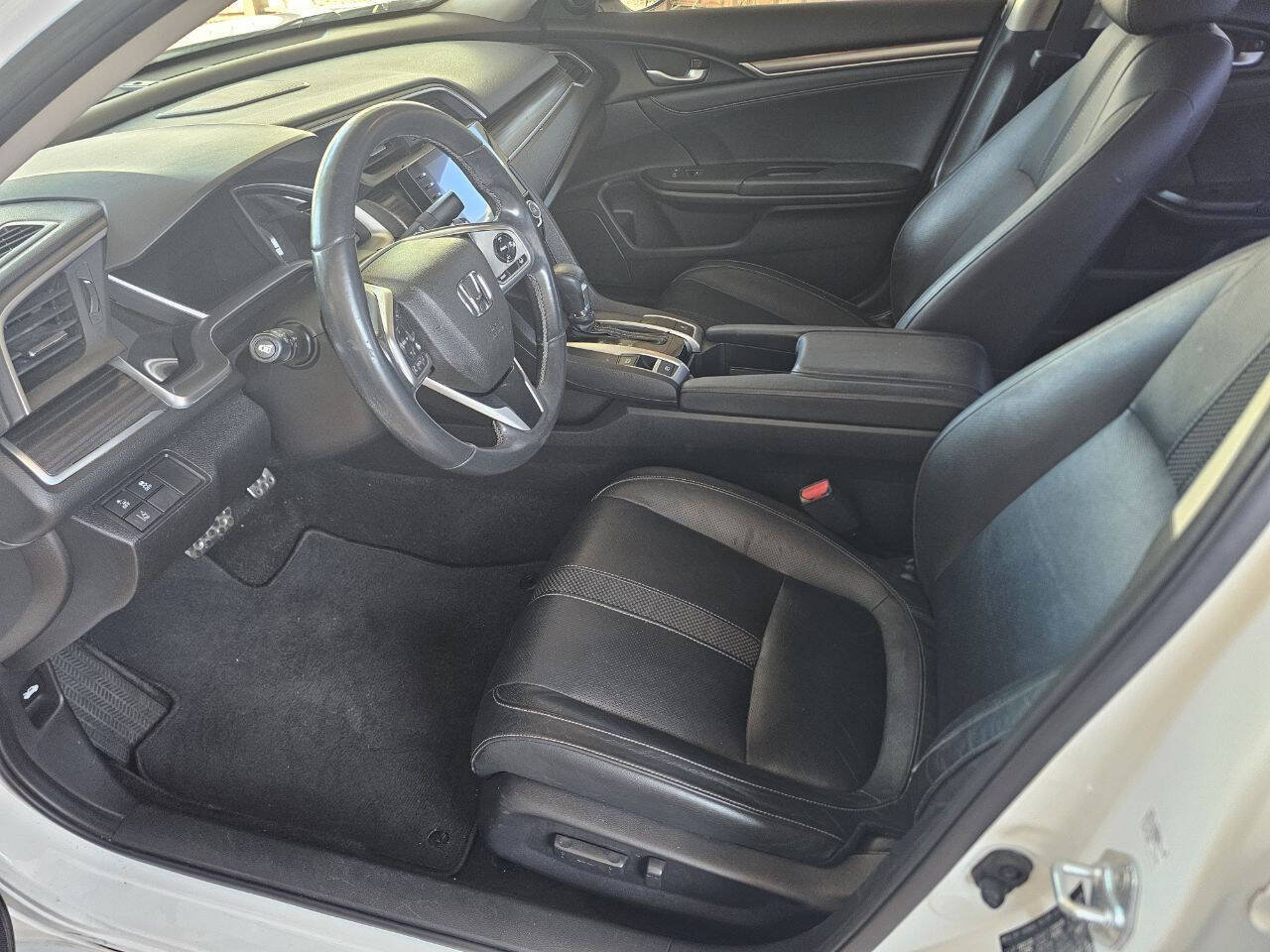 Used 2019 Honda Civic Touring image 9