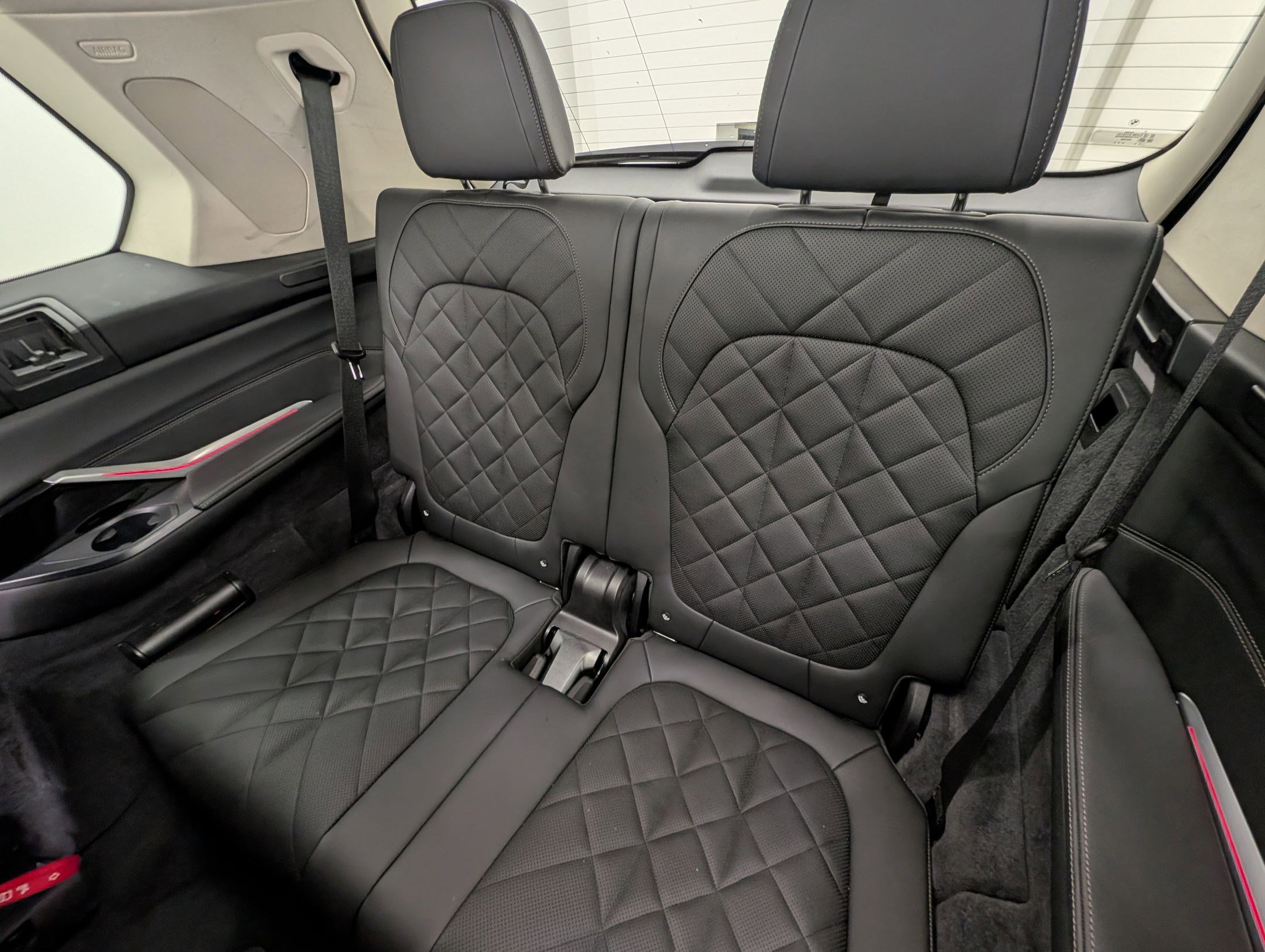 Used 2025 BMW X7 xDrive40i w/ Premium Package image 27