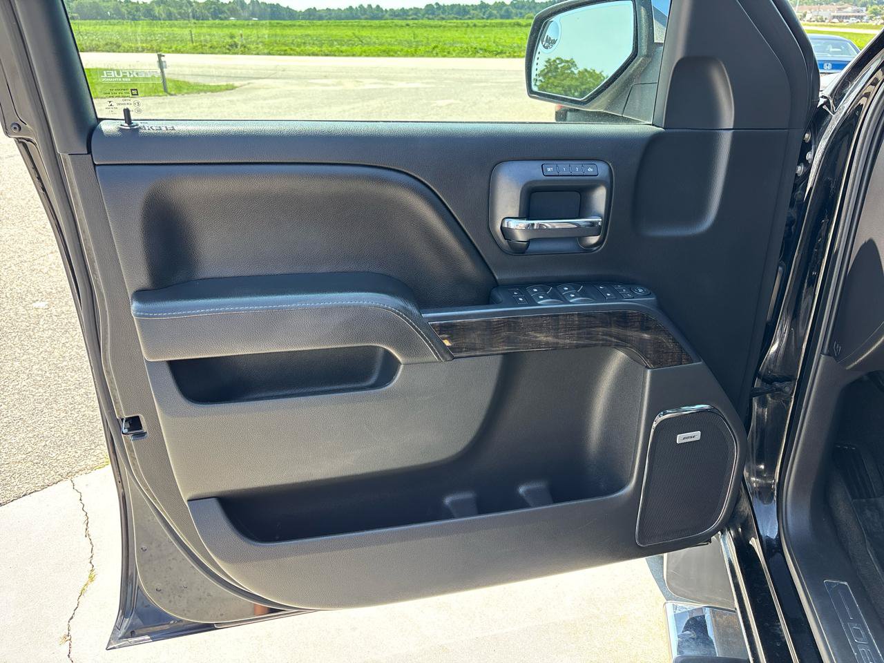 Used 2014 GMC Sierra 1500 Denali w/ Driver Alert Package AWD/4WD image 19