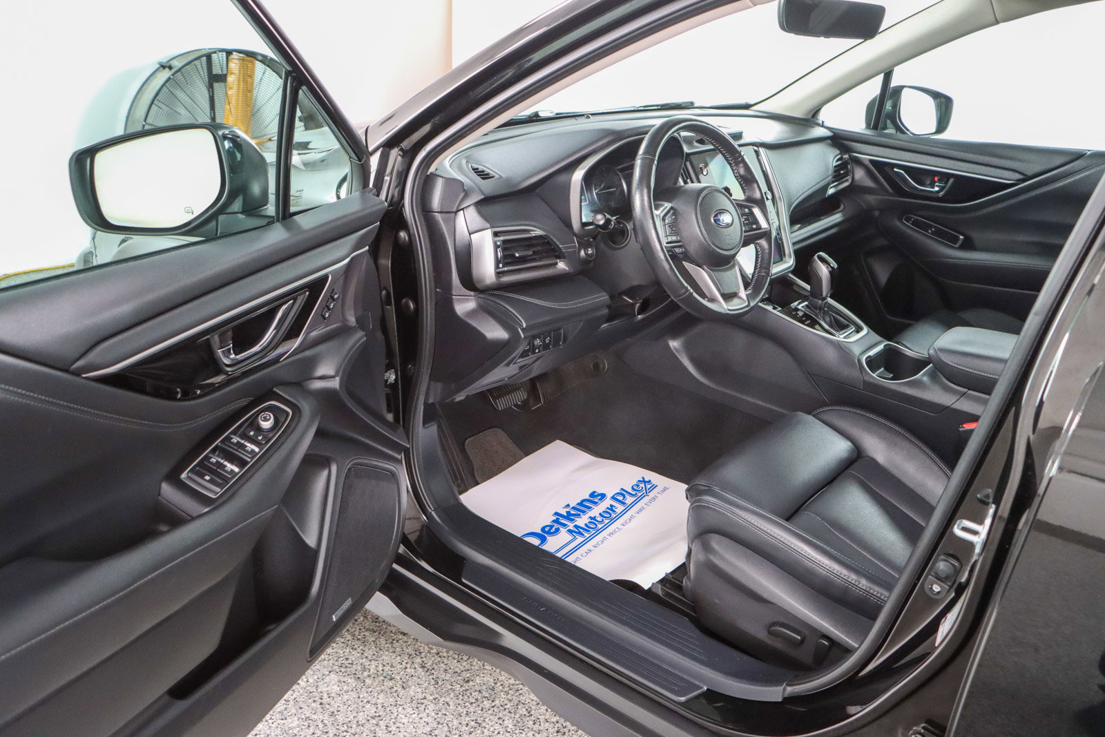 Used 2023 Subaru Outback Limited image 3