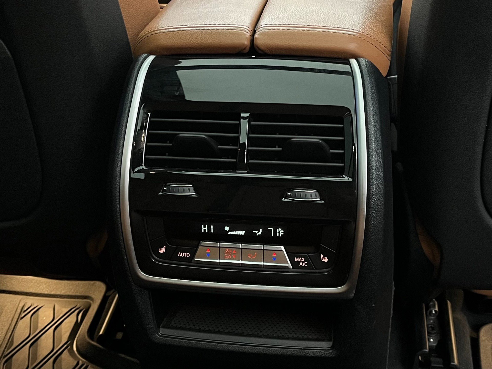 Used 2022 BMW X5 M50i w/ Executive Package image 39