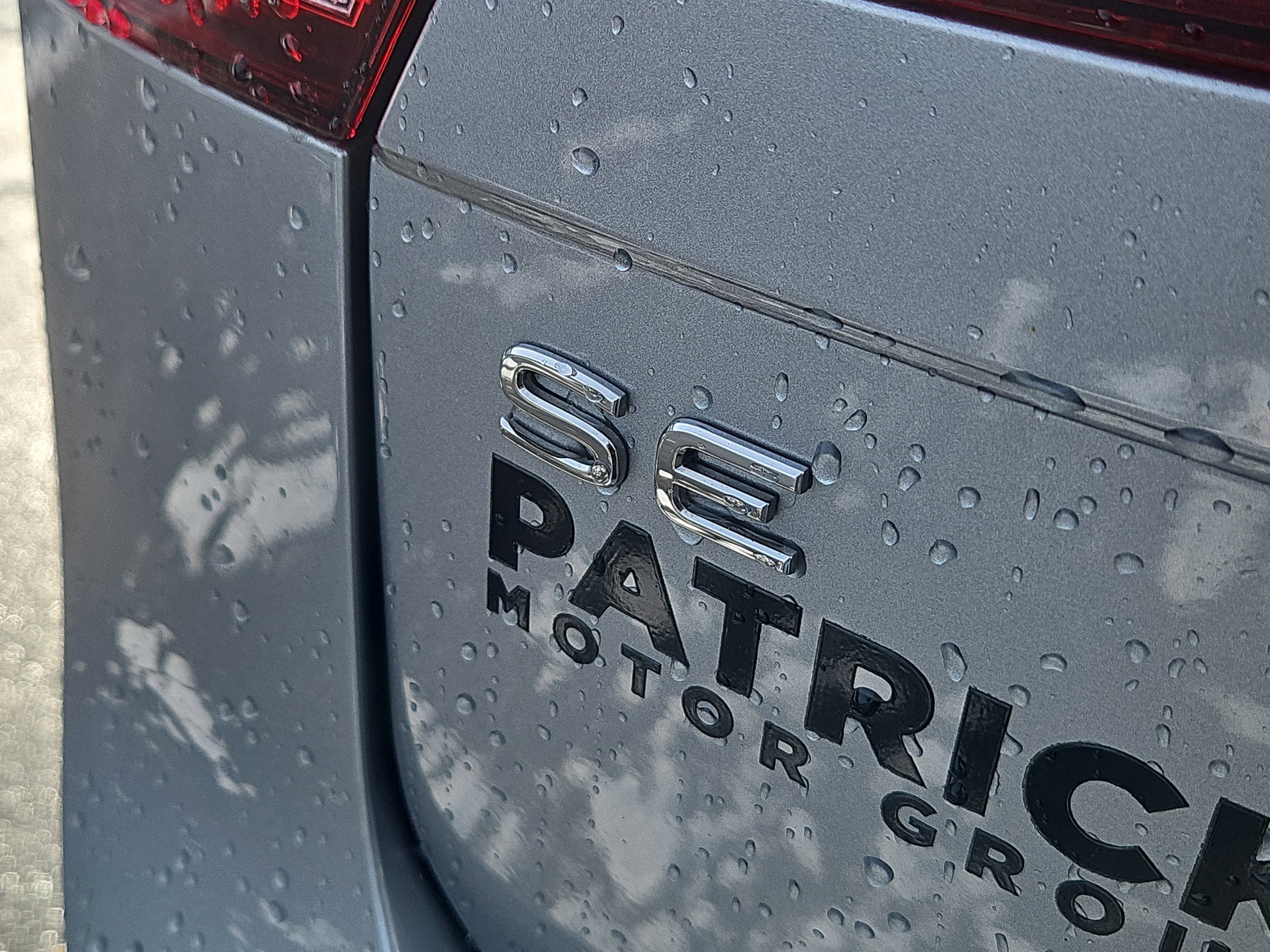 Certified 2022 Volkswagen Tiguan SE image 6