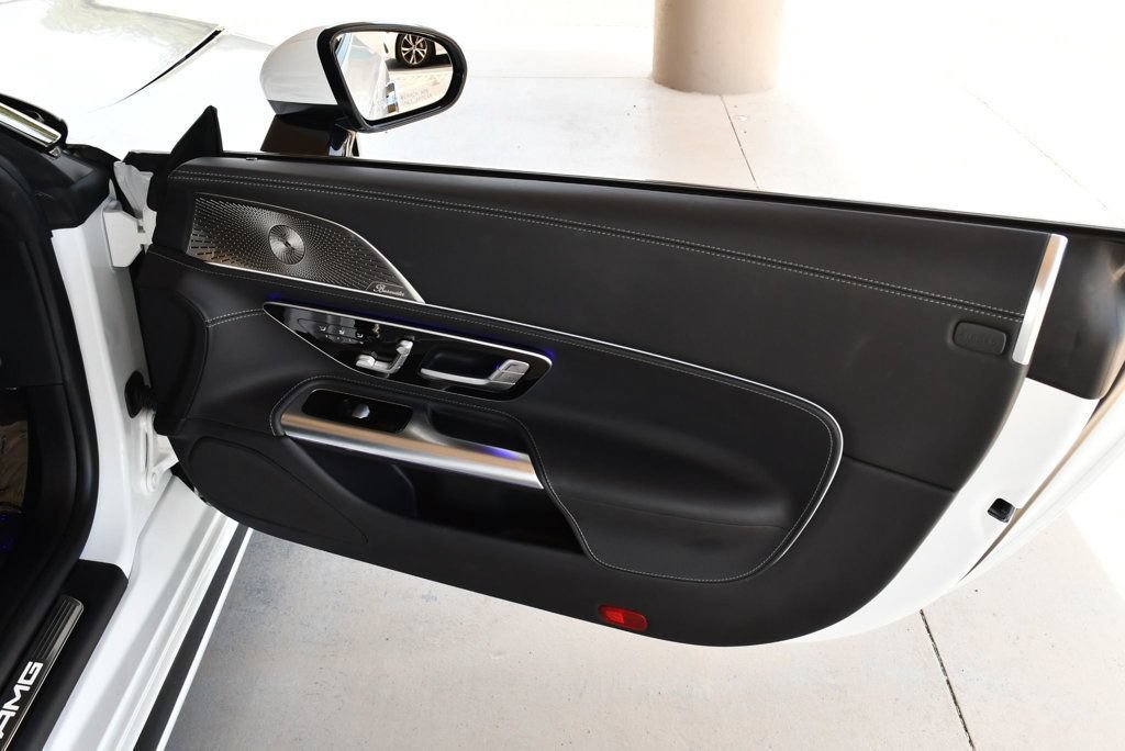 Used 2024 Mercedes-Benz SL 55 AMG 4MATIC image 23