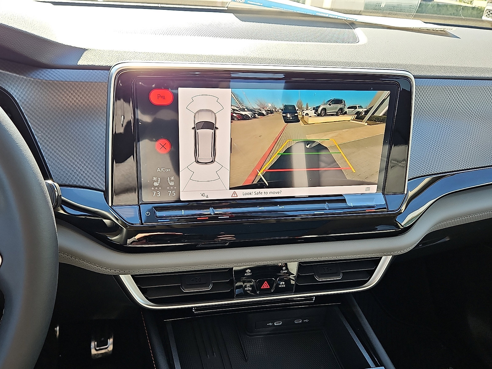 New 2026 Volkswagen Atlas Peak Edition image 18