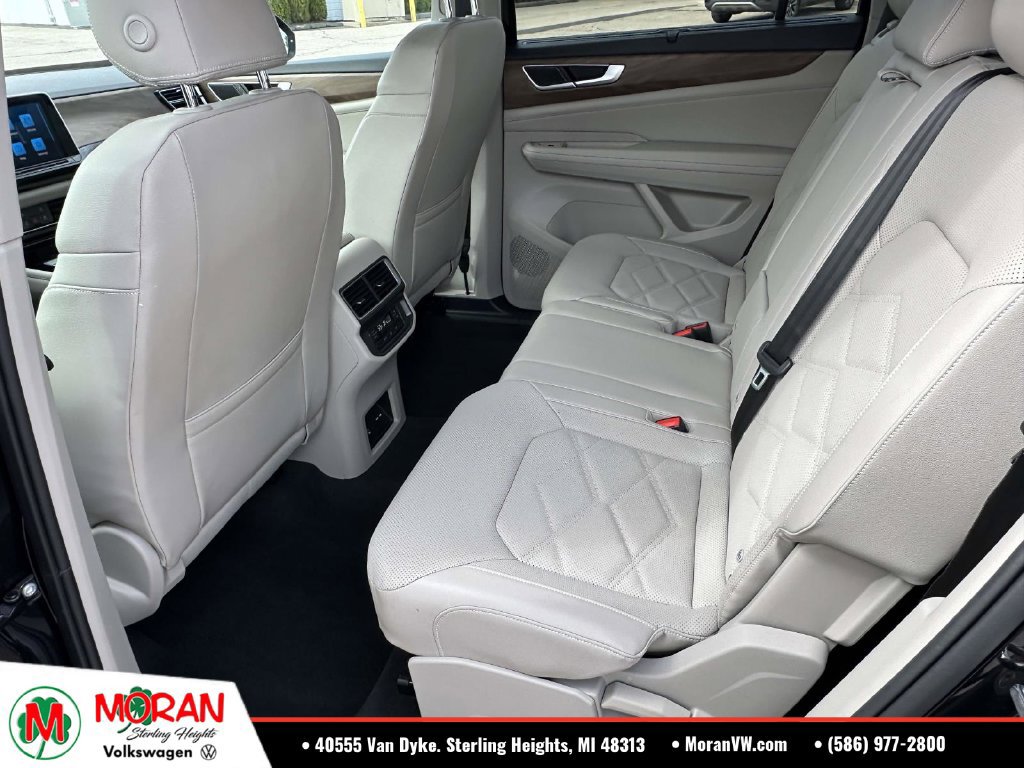 Certified 2024 Volkswagen Atlas SE w/ Black Wheel Package AWD/4WD image 12