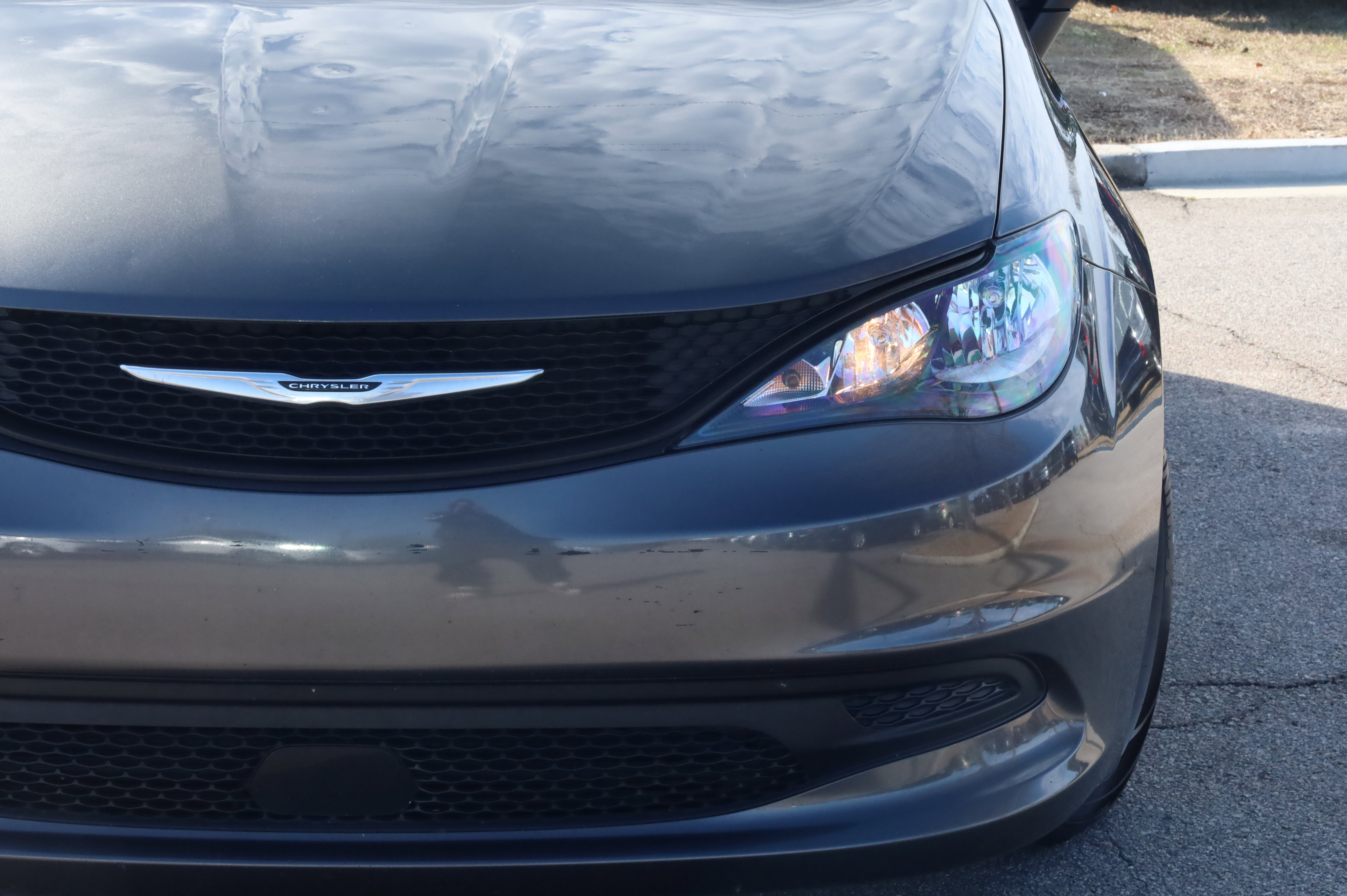 Used 2023 Chrysler Voyager LX image 18