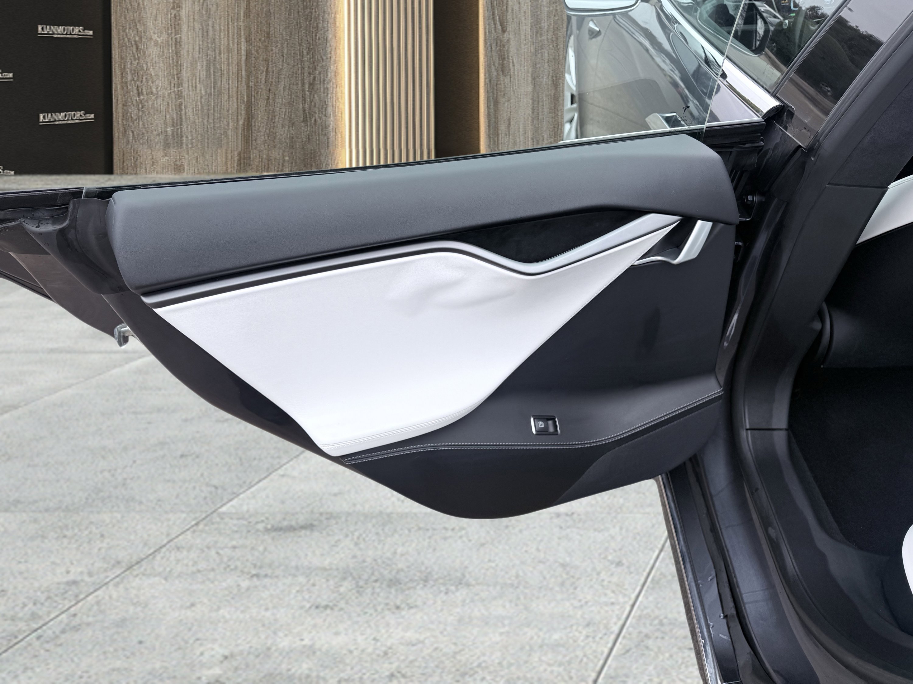 Used 2020 Tesla Model S Long Range Plus image 36