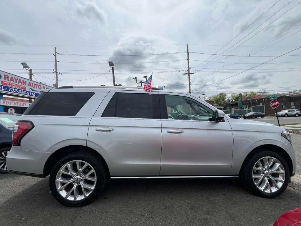 Used 2019 Ford Expedition Limited w/ Equipment Group 302A AWD/4WD image 12